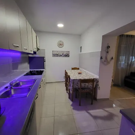 דירה E&a באסקה וודה