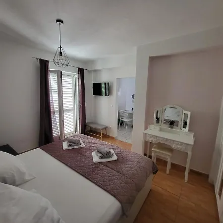 דירה E&a באסקה וודה