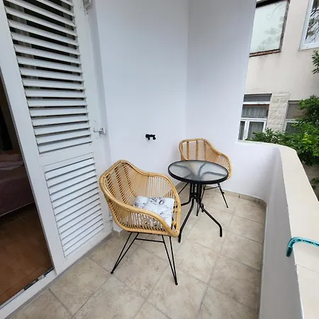 Apartment E&a *