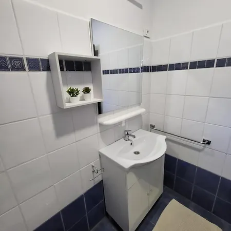 E&a Apartment Baska Voda